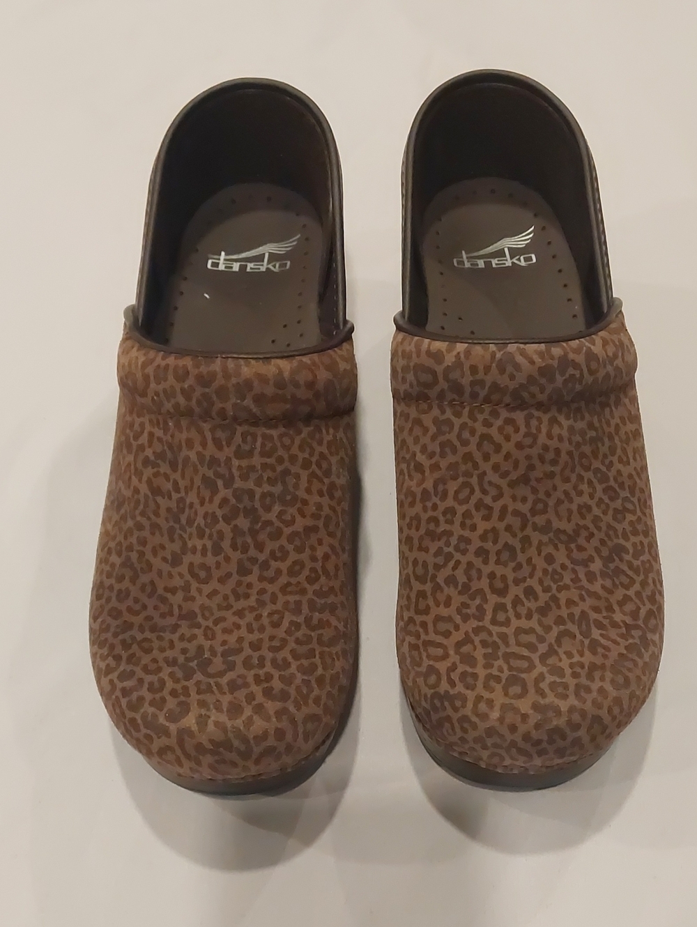 ❤️🤎🐆Dansko Women’s Brown Leopard Print Suede Slip-On Clogs size 39 (8.5-9 US)
